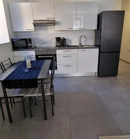 Beau Appartement T2 Saint-Georges-d'Esperanche Extérieur photo